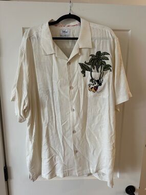 Tommy Bahama x Disney Cream Short-Sleeve Camp Shirt with Mickey Embroidery